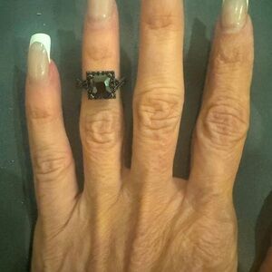 Beautiful 3 piece wedding set in black!